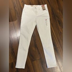 Levi’s shaping skinny jeans size 30 BNWT